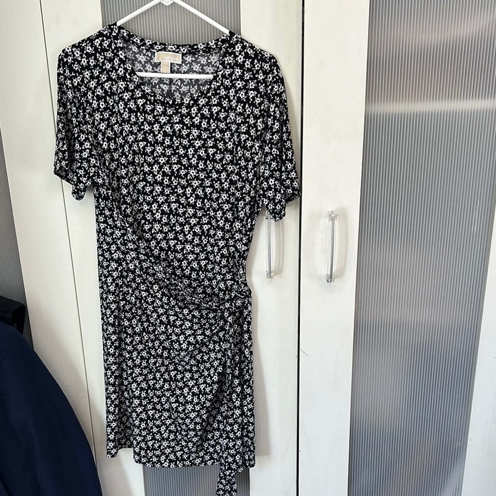 MICHAEL Michael Kors Black and White Sheath Midi Dress